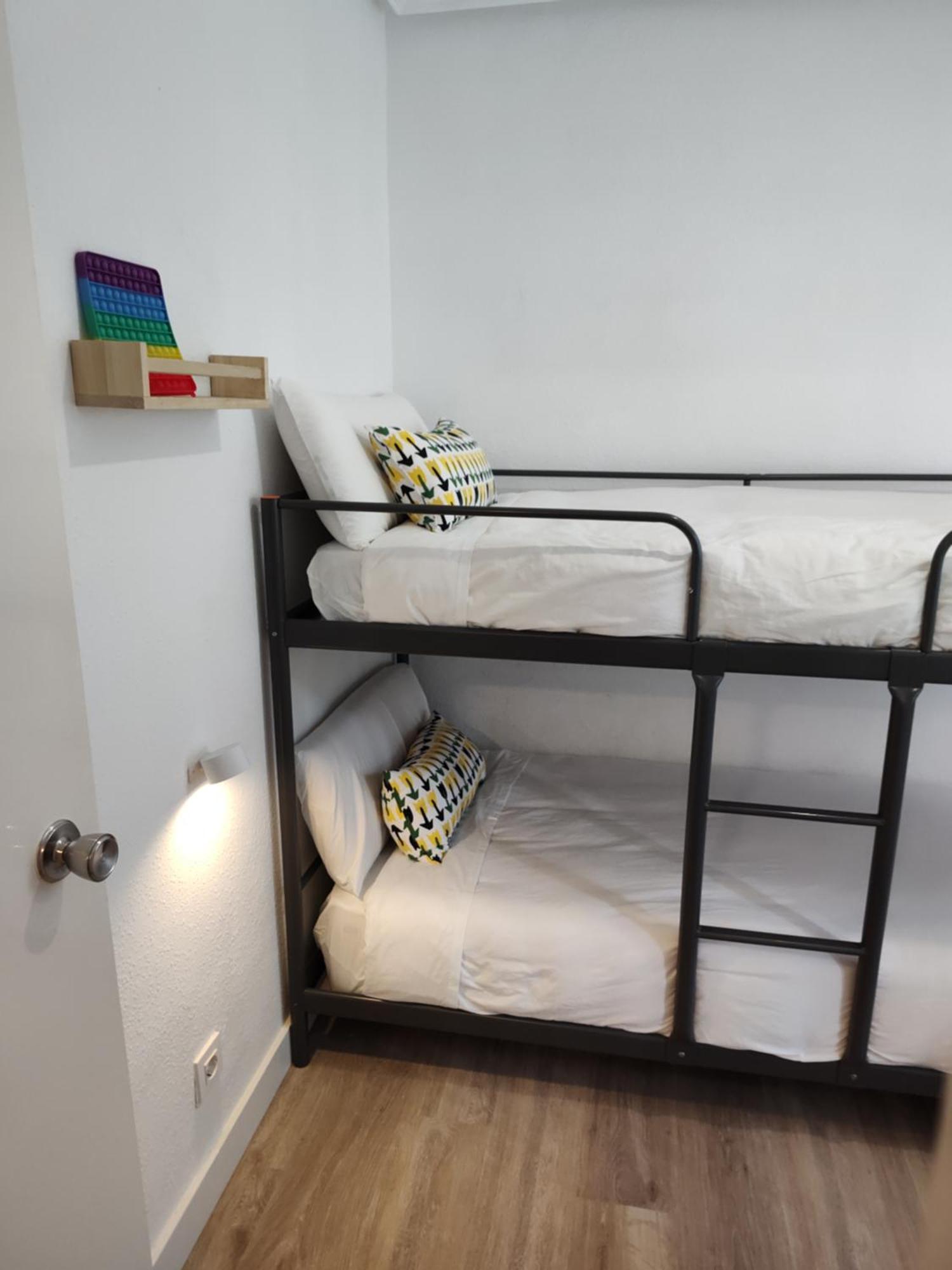 Apartamento Entero Con Desayuno Incluido Y Parking Gratuito, A 3 Km De Playa Con Aire Acondicionado Мускес Экстерьер фото